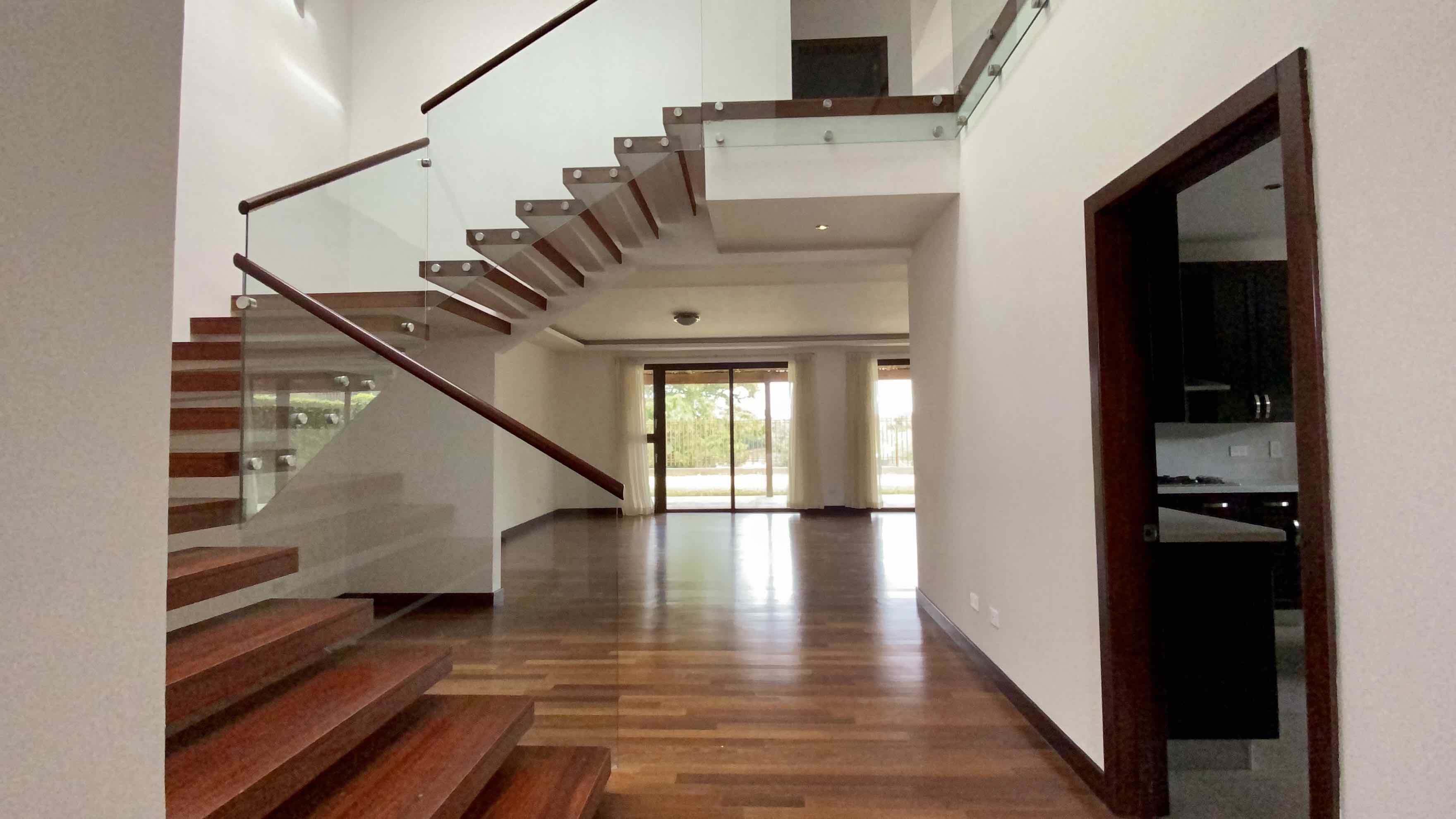 Guatemala, 4 Habitaciones Habitaciones, 4 Habitaciones Habitaciones,5 BañoBaño,Casa Residencial,Venta,1152