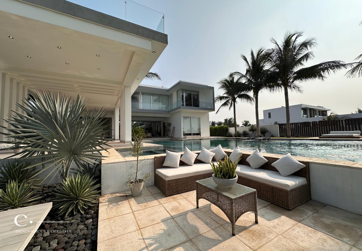 Puerto Quetzal, 6 Habitaciones Habitaciones, 6 Habitaciones Habitaciones,7 BañoBaño,Casa Vacacional,Venta,1323