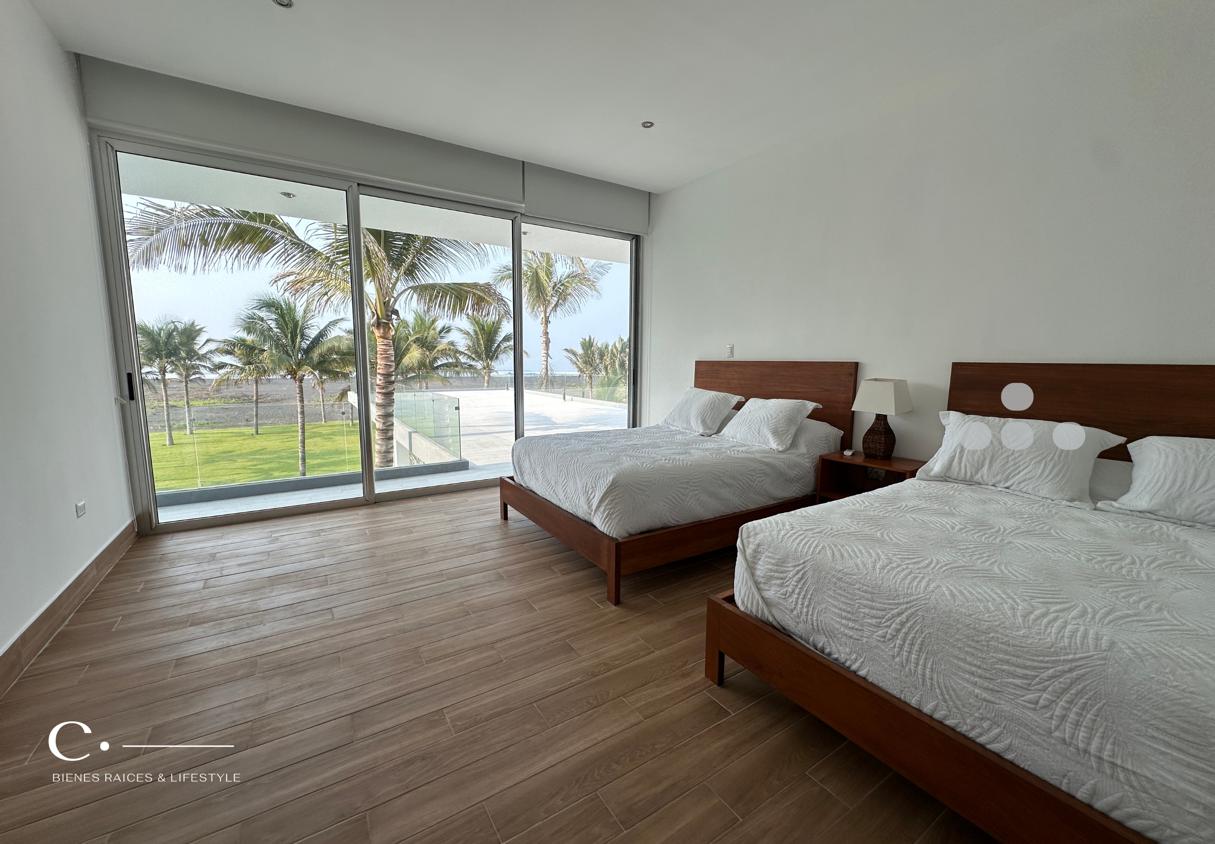Puerto Quetzal, 6 Habitaciones Habitaciones, 6 Habitaciones Habitaciones,7 BañoBaño,Casa Vacacional,Venta,1323